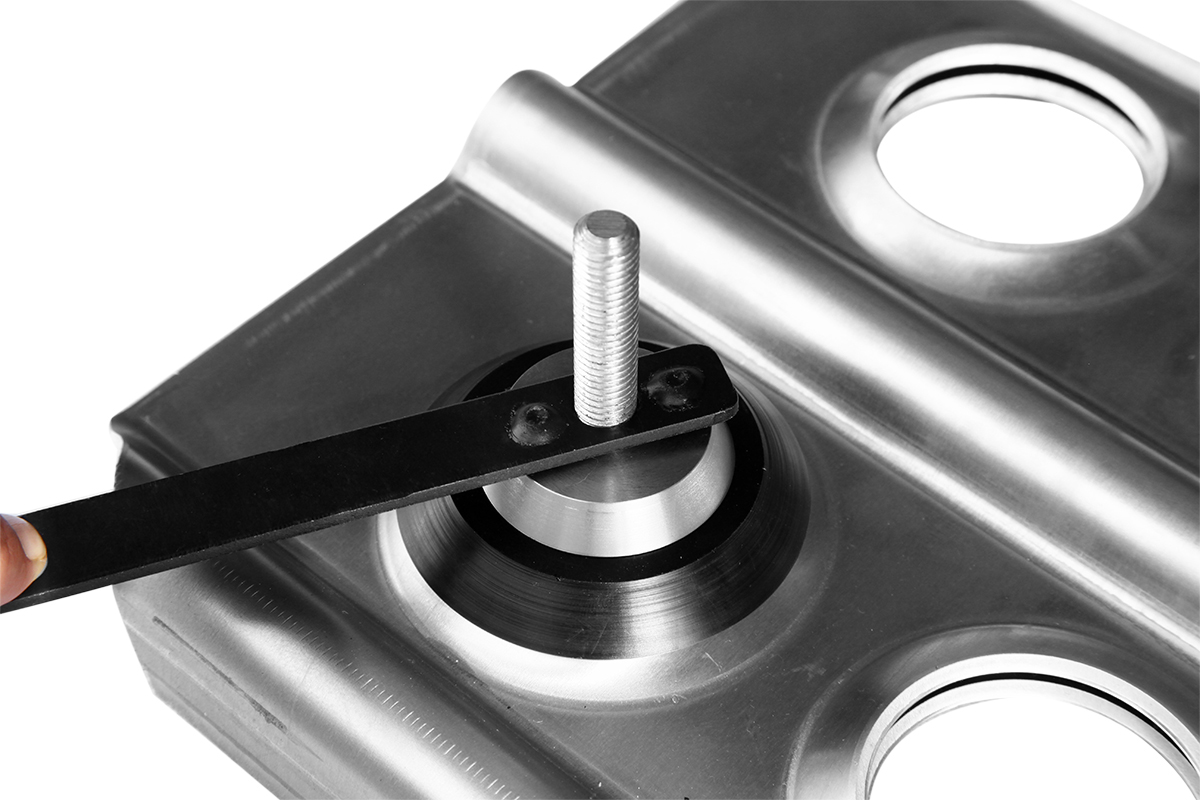 картинка Кронштейн РИФ для крепления сенд-траков с ключом, 2шт