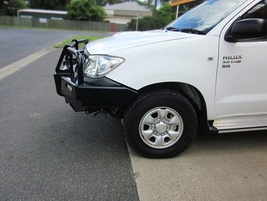 картинка Бампер передний Dobinsons Toyota HiLux от 09/2011 г