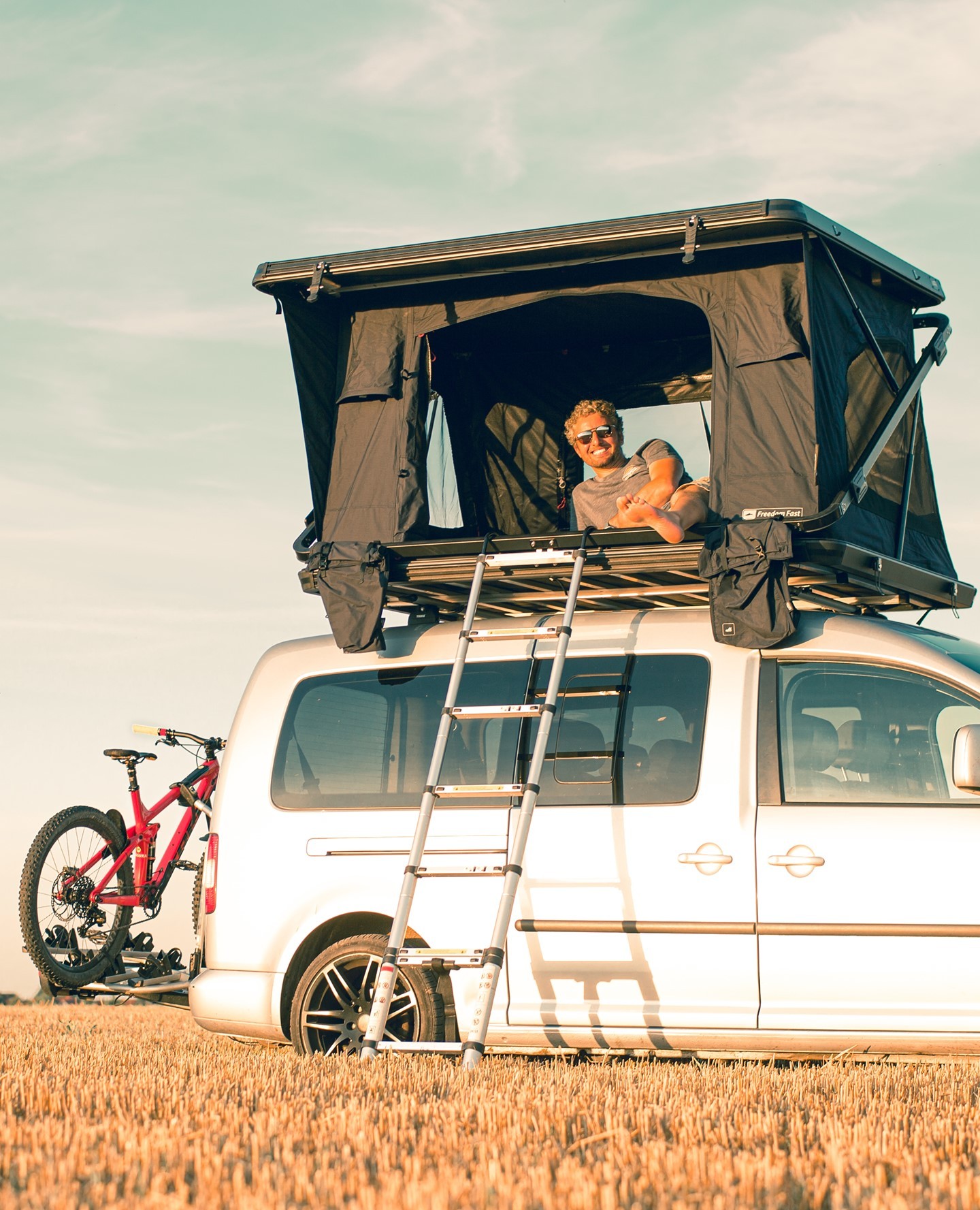 картинка Палатка на крышу автомобиля Wild Land Rock Cruiser 140