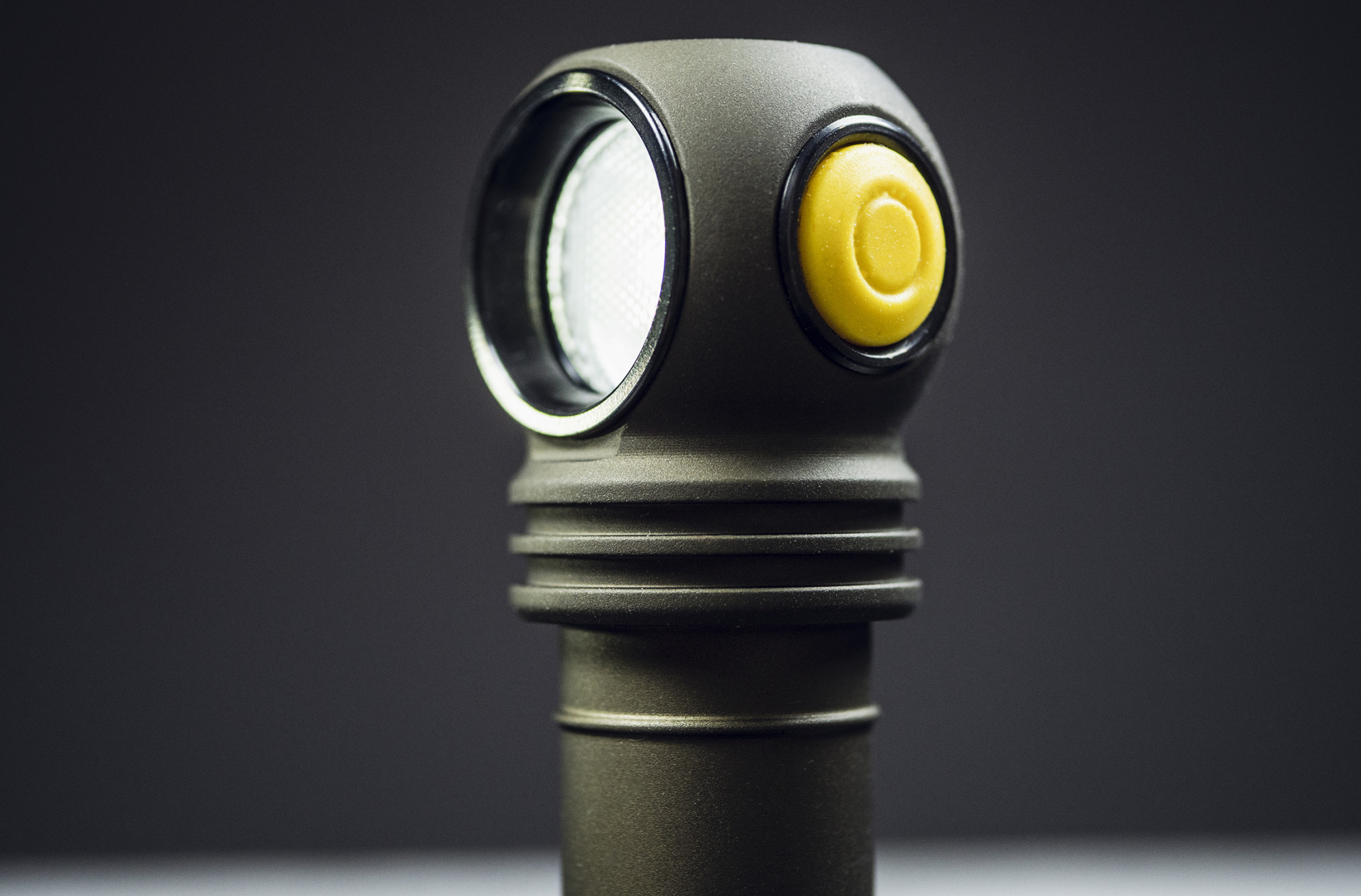 картинка Фонарь налобный Armytek Wizard C2 Pro White (Olive)