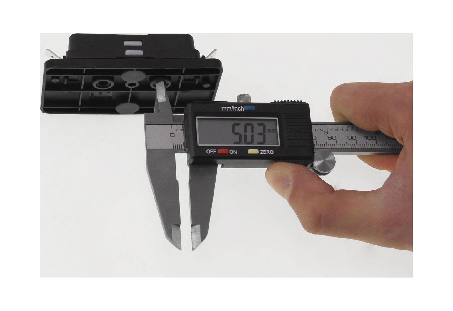 картинка Блок на 4 предохранителя ATP/ATC/ATO с крышкой