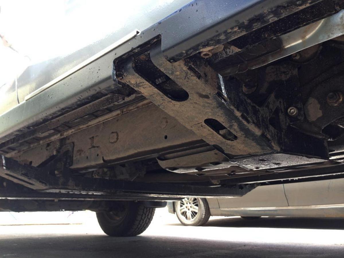 картинка Пороги силовые KDT для Toyota Hilux II поколения алюминий