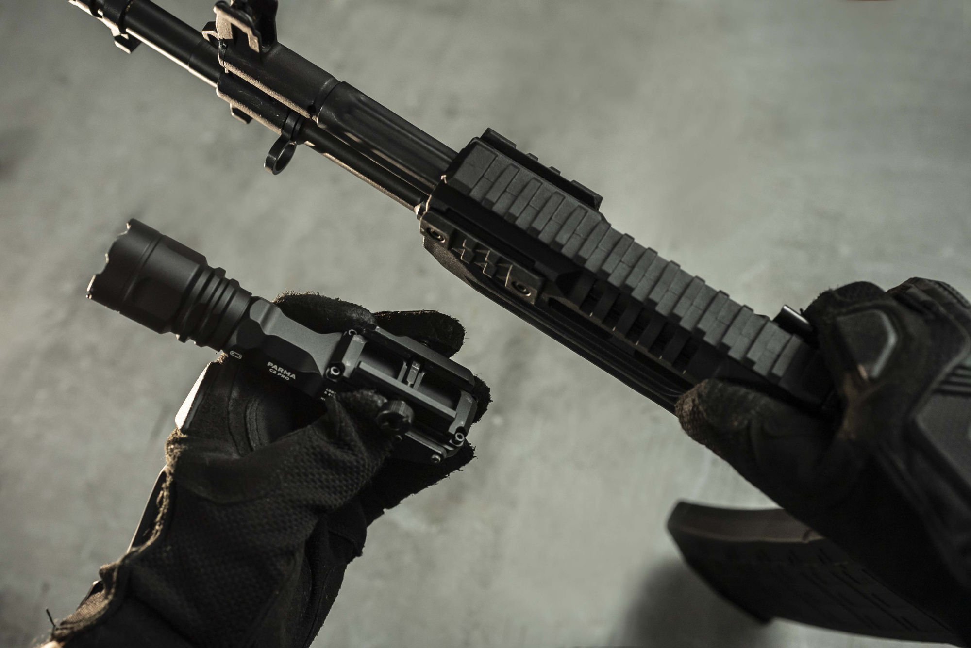 картинка Фонарь подствольный Armytek Parma C2 Pro