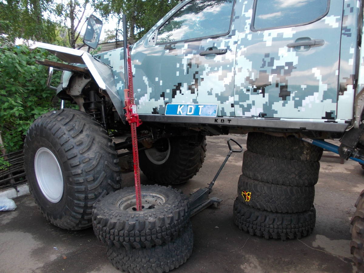 картинка Пороги силовые KDT для Mazda/Ford II поколения алюминий