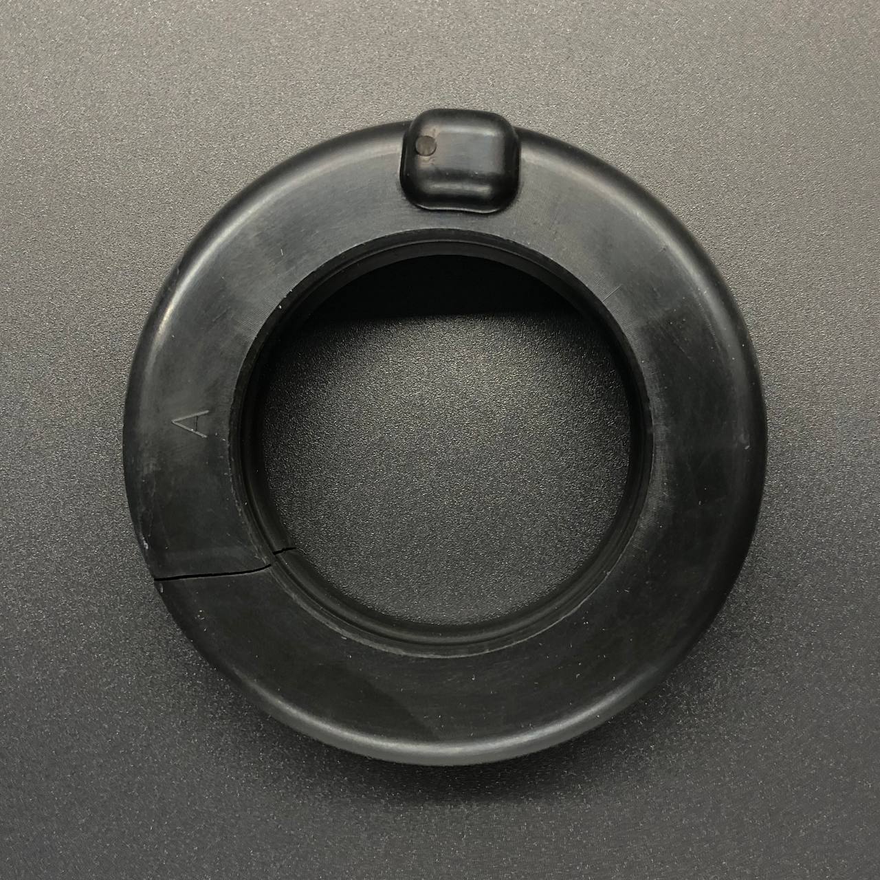 картинка Демпфер опорный резиновый Tohatsu MFS4-6 (Нижний) (Tohatsu)