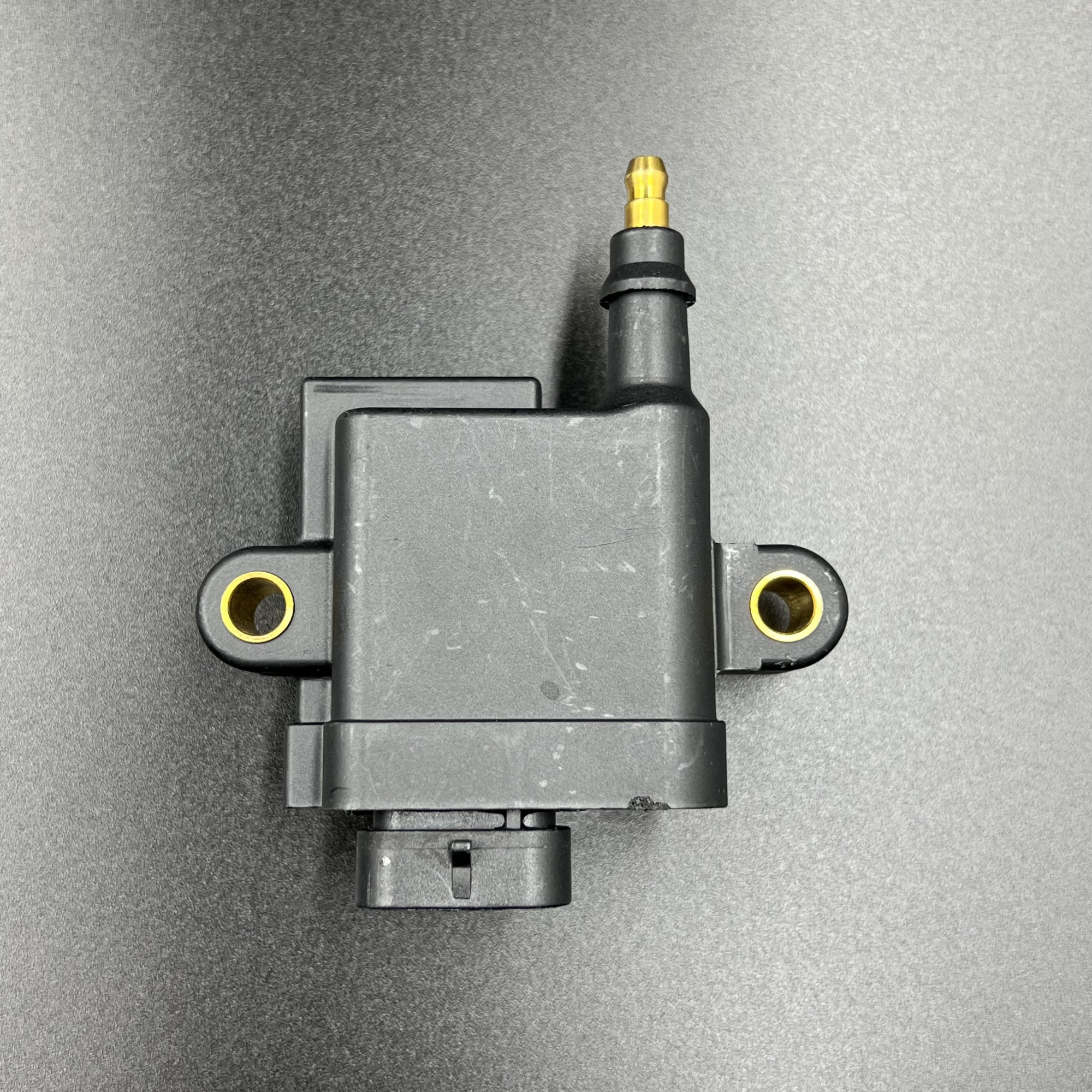 картинка Катушка зажигания Mercury 40-60 (339-879984T01; 300-8M0077471) (PREMARINE)