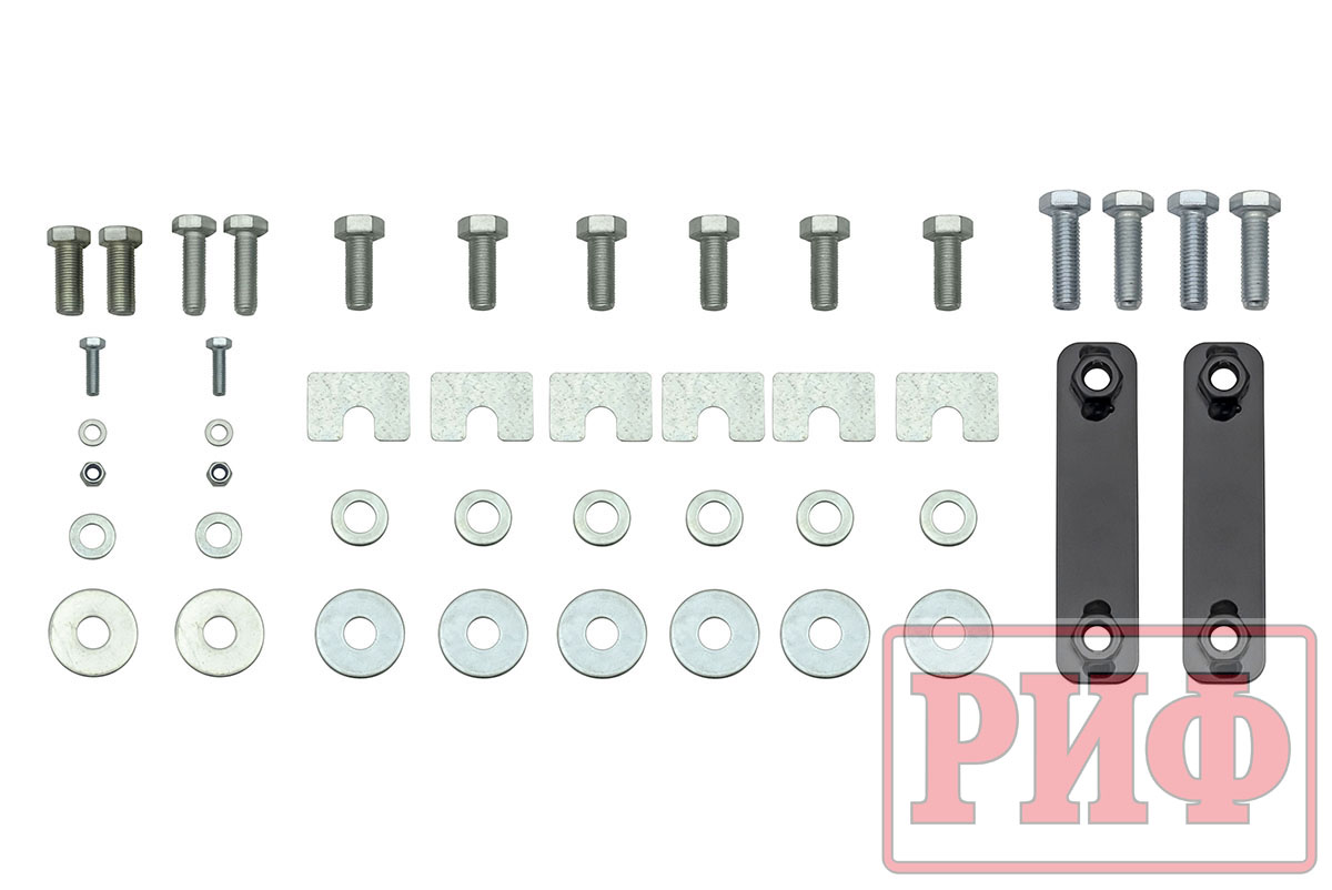 картинка Бампер задний РИФ Toyota Land Cruiser 76 2007+ с квадратом под фаркоп и фонарями