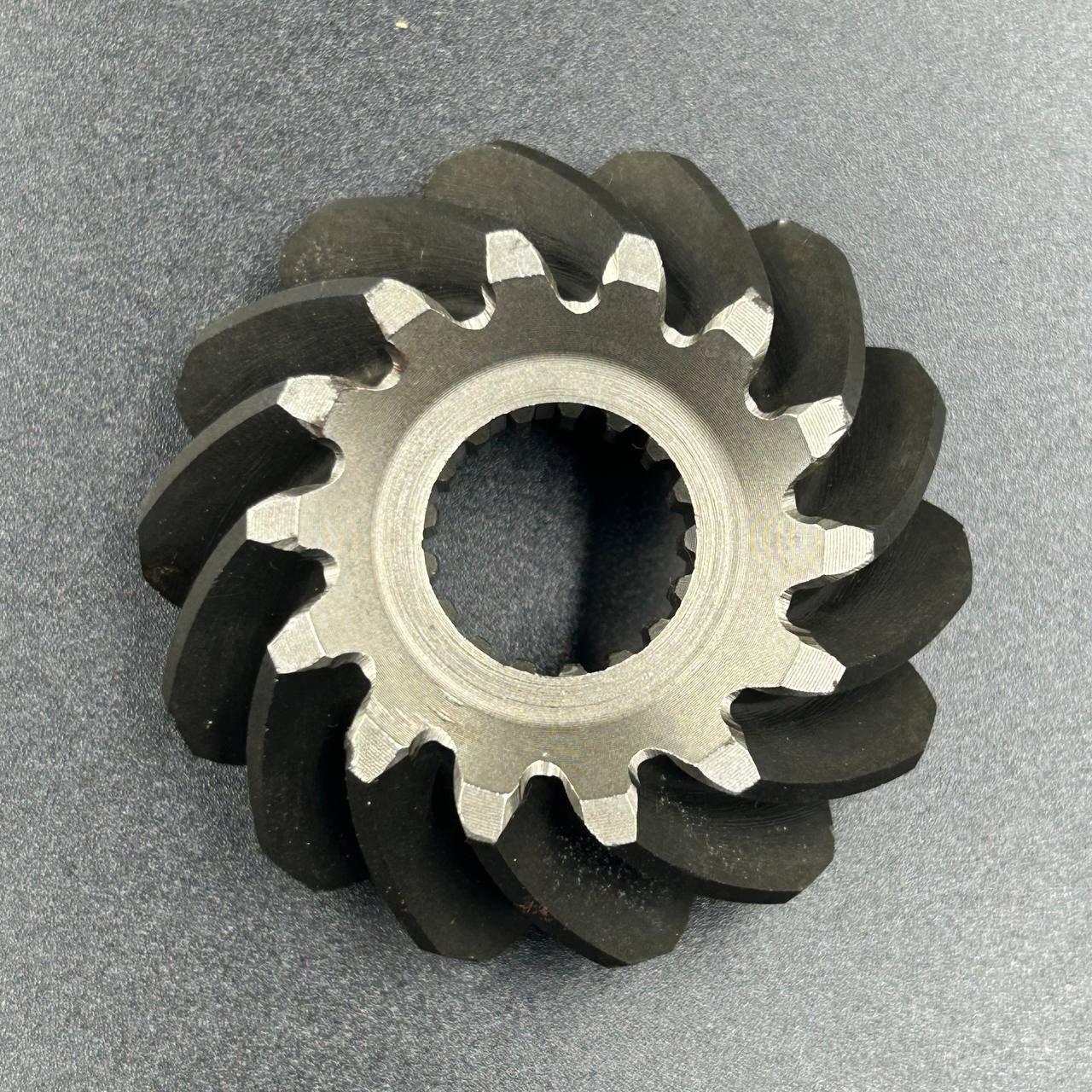 Шестерня вертикального вала (Пиньон) Yamaha 150-200 (6G5-45551-10) (Osaka)