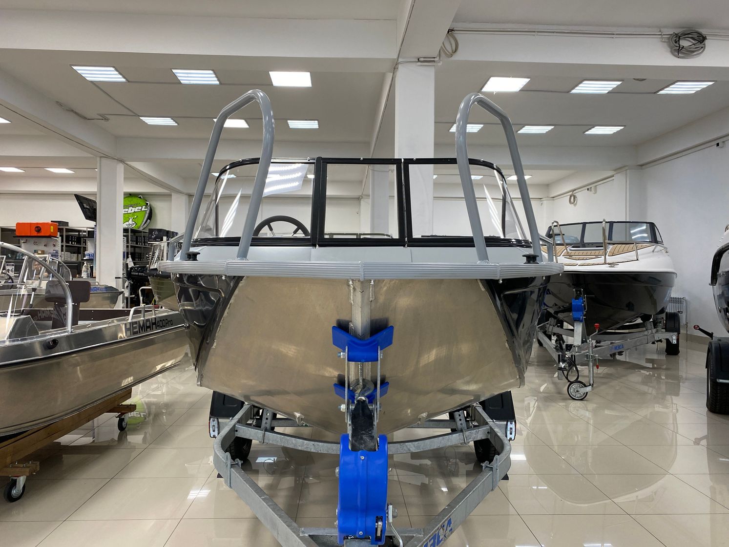 картинка Моторная лодка, Неман 450 DC NEW, серый/черн