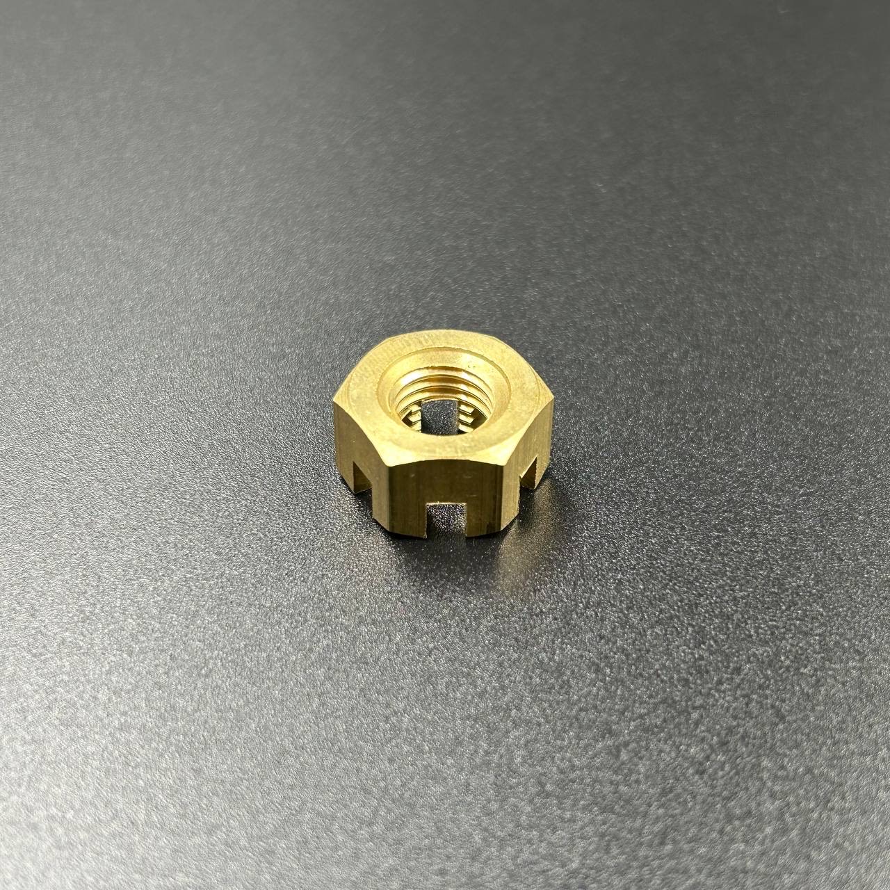 картинка Гайка крепления гребного винта Tohatsu 6-9.8, MFS6-8 (KACAWA)