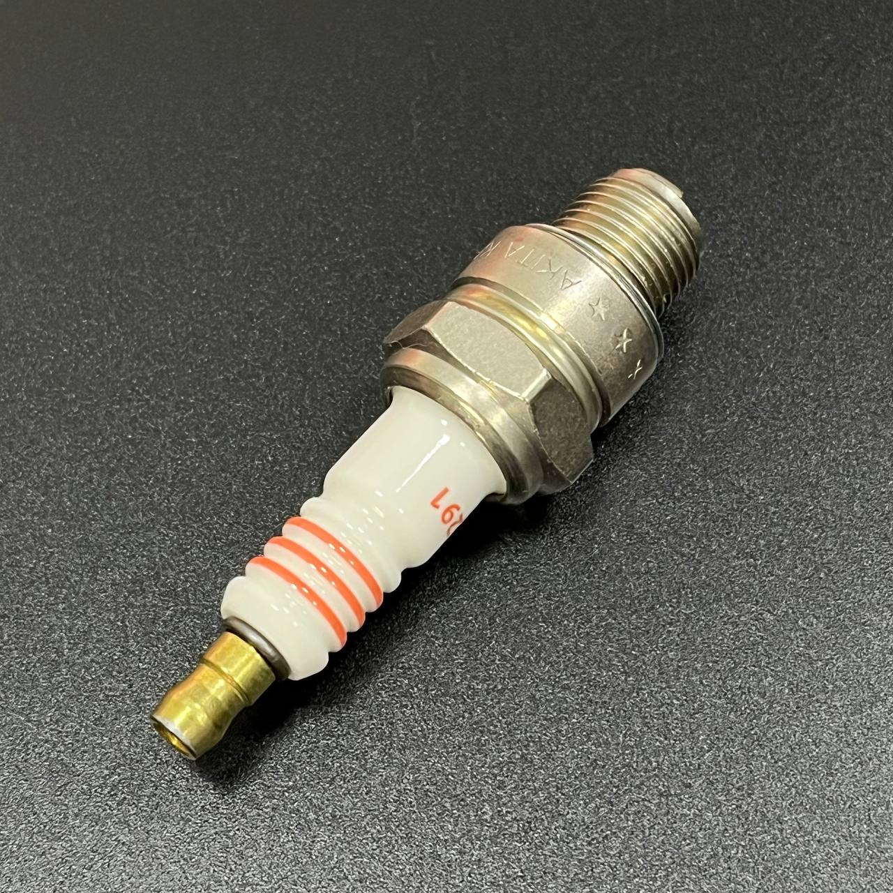 картинка Свеча зажигания 7KCV (B7HS) (LynxAvto) SP-291