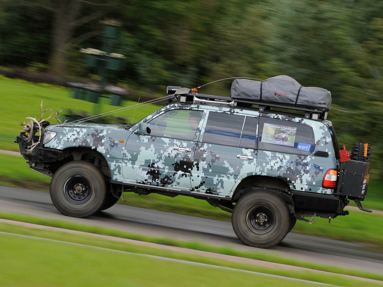 картинка Пороги силовые Toyota Land Cruiser 105