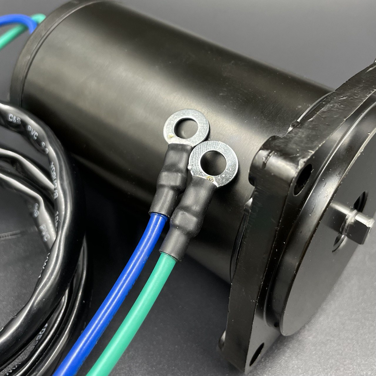 картинка Мотор гидроподъемника Suzuki 40-50 (Клеммы под болты) (SYS)