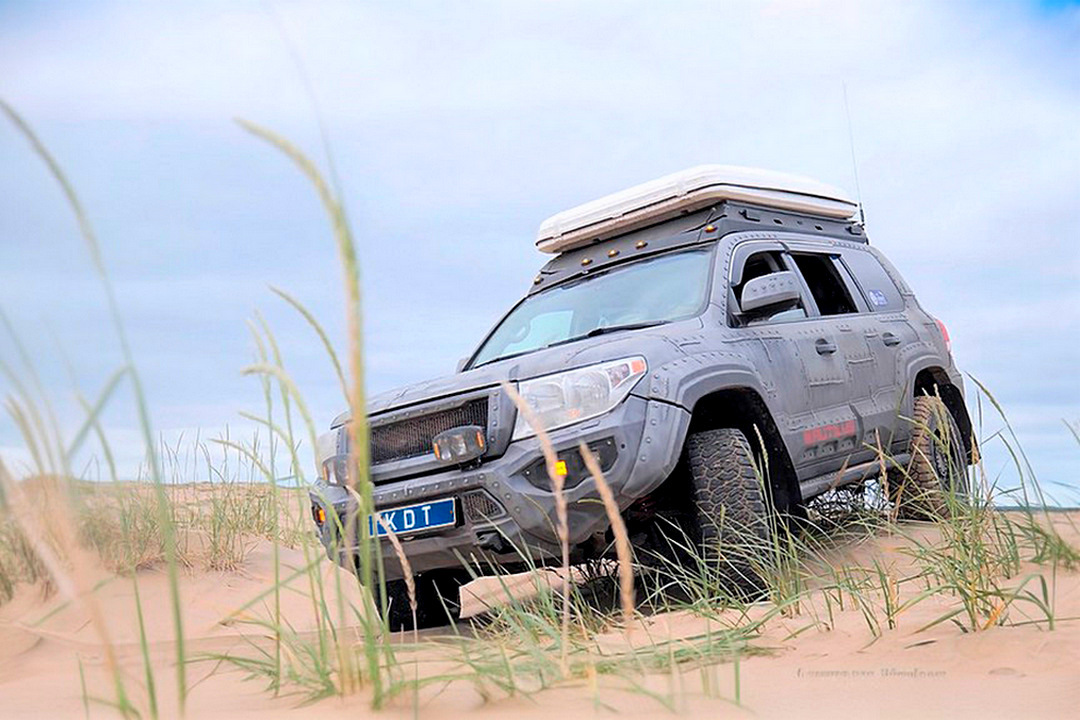 картинка Багажник-площадка алюминиевый (под канистры) - Toyota Land Cruiser 200