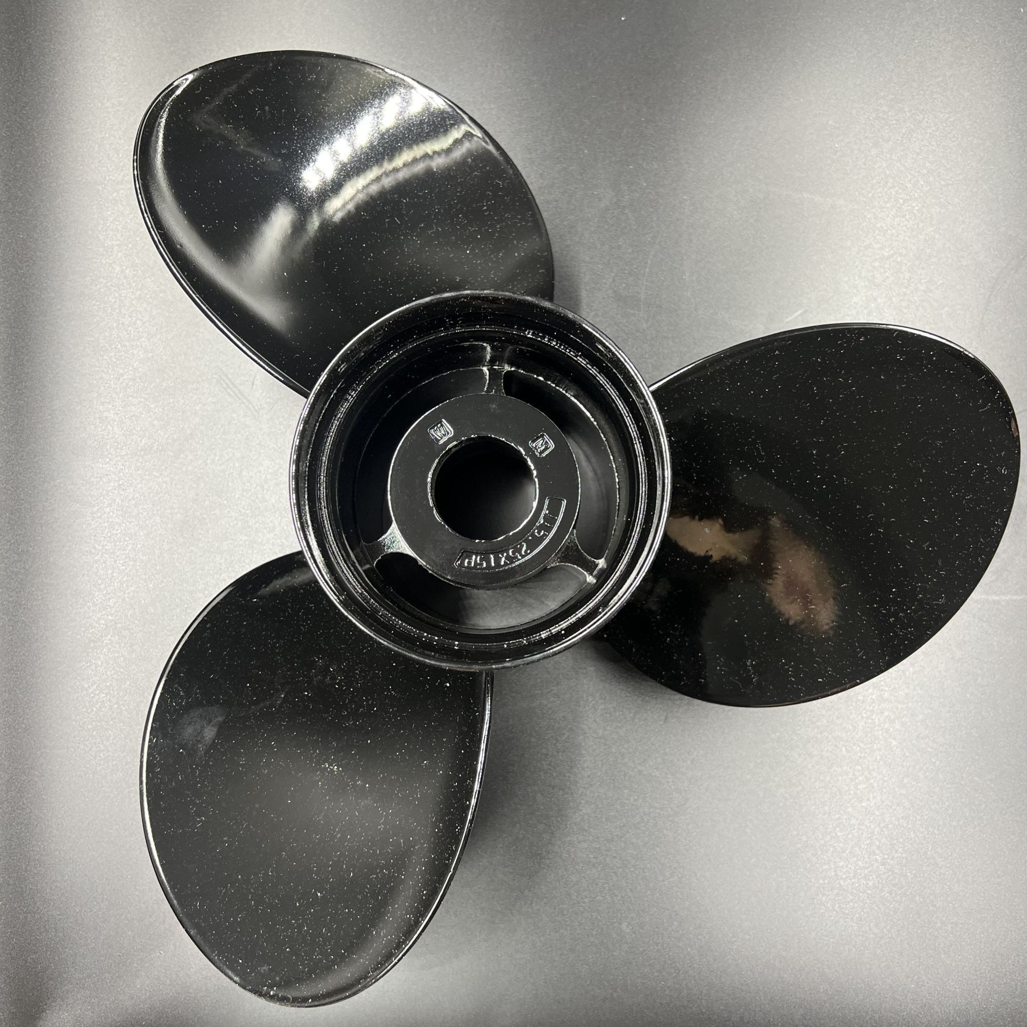 Гребной винт Mercury Black Max (15-1/4х15R)