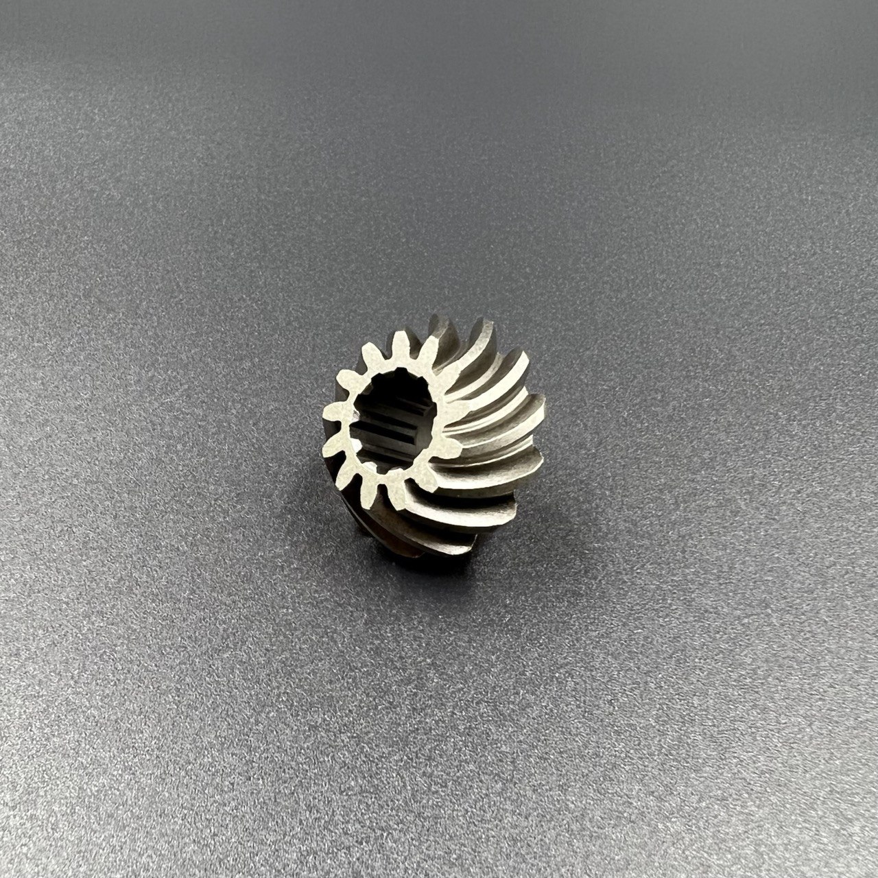 картинка Шестерня пиньон Tohatsu 8-9.8 (KACAWA)