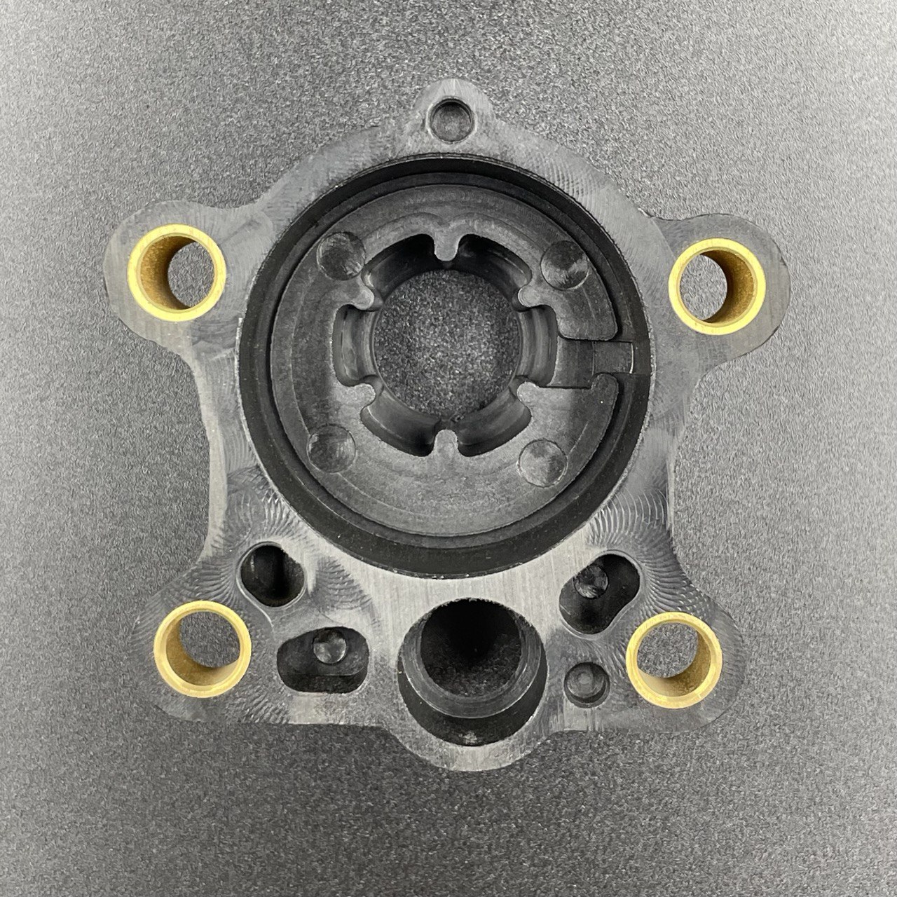 картинка Корпус помпы охлаждения Yamaha 40-70 (Omax)