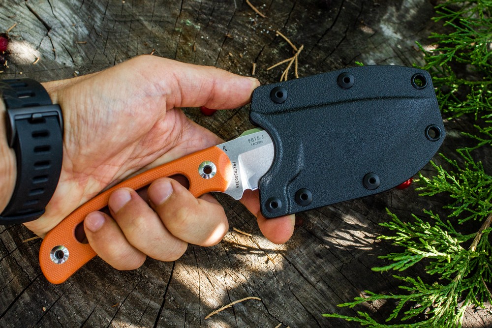 картинка Нож Ruike Hornet F815 черный
