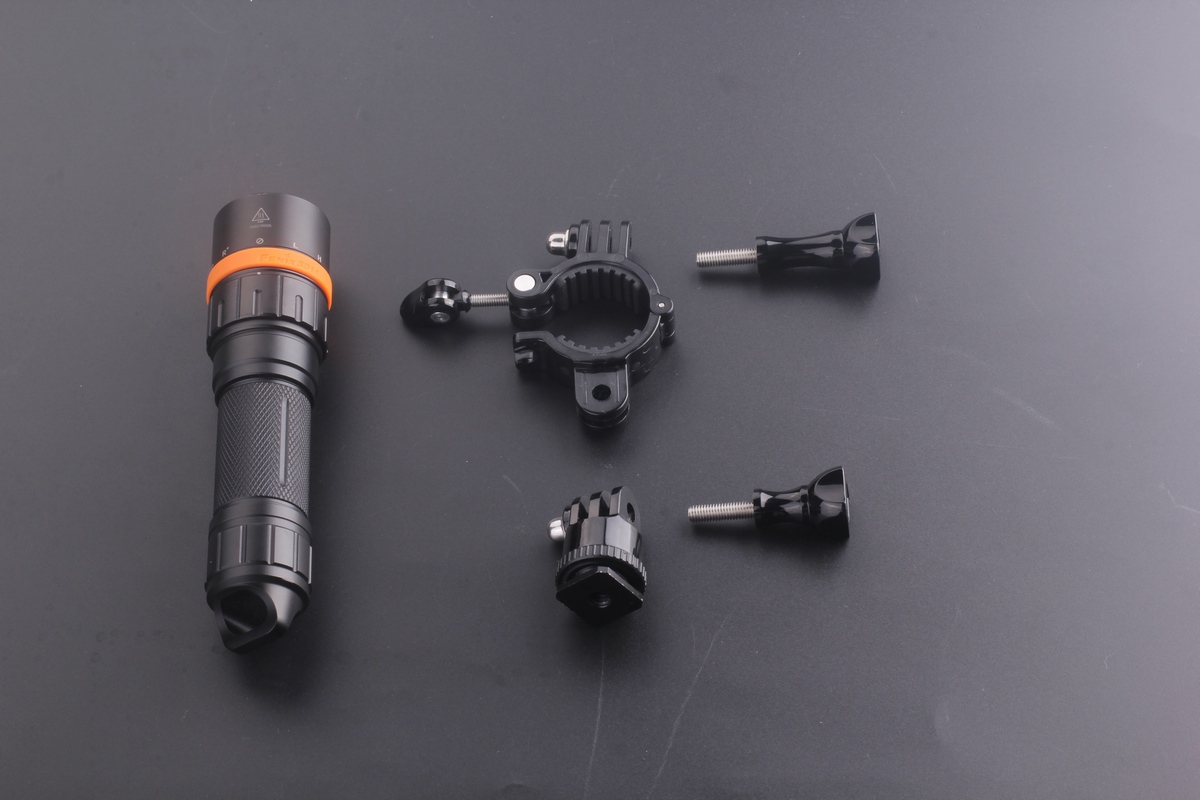 картинка Фонарь Fenix SD11 дайвинговый