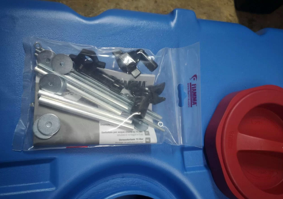 картинка Бак для воды Fiamma 70 (65 л)