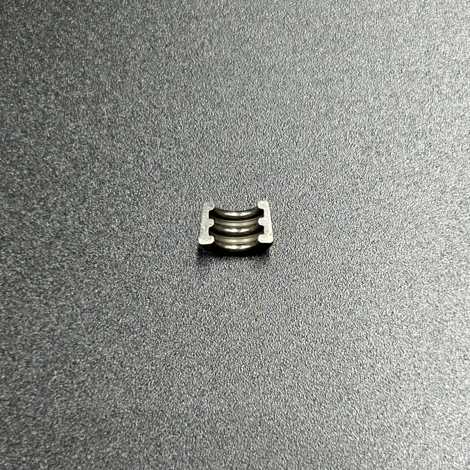 Сухарь клапана Yamaha F80-115 (Yamaha)