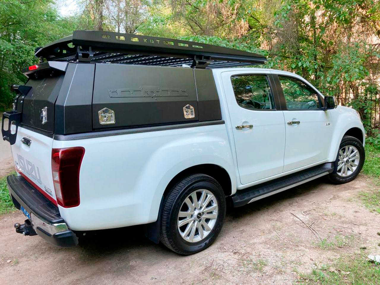 Кунг трехдверный Isuzu D-Max