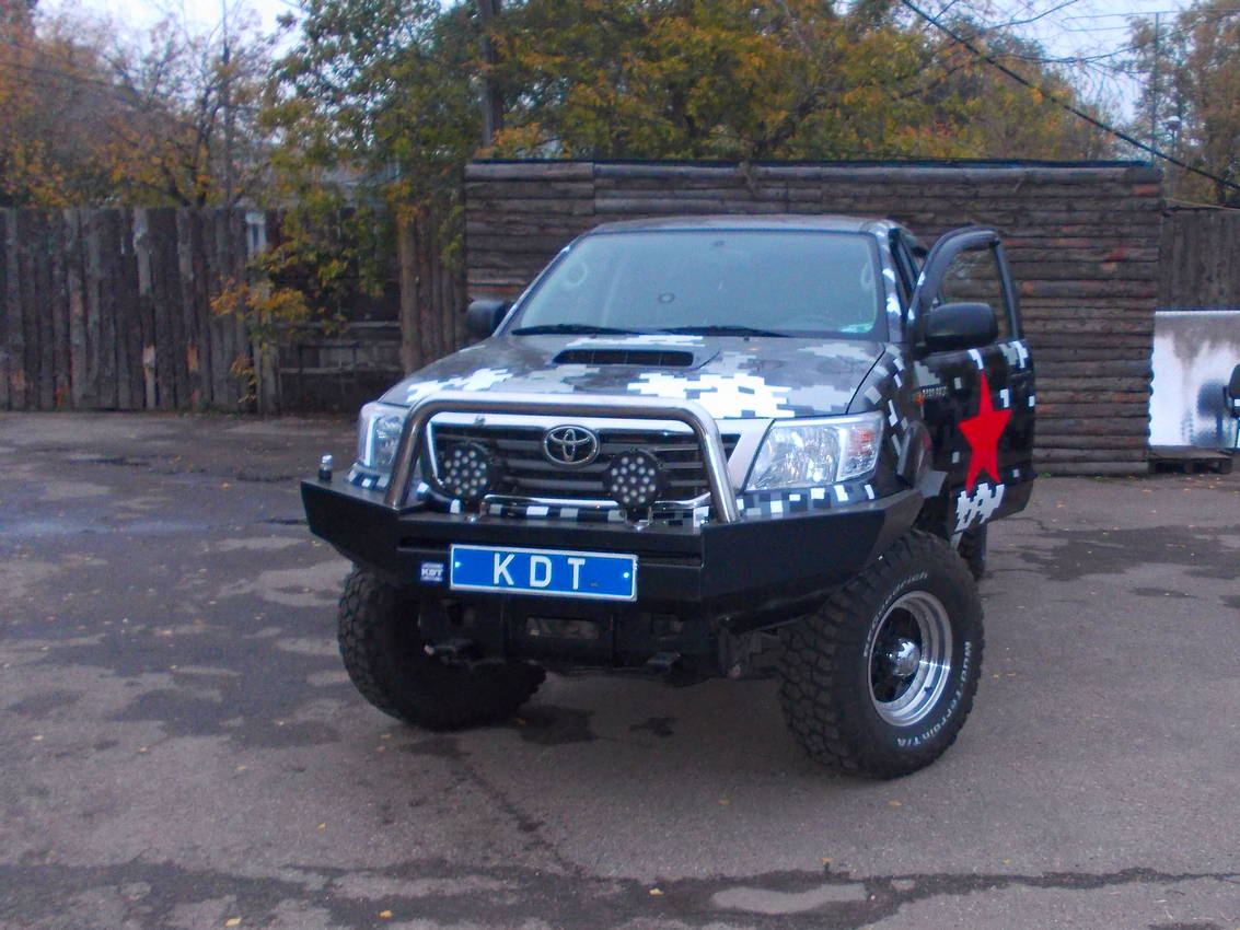 картинка Бампер передний KDT без кенгурина "Спорт" для Toyota Hilux