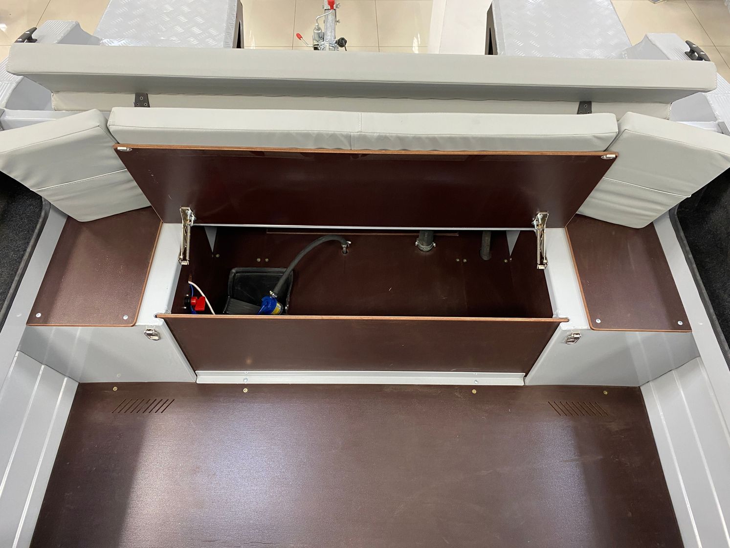 картинка Моторная лодка, Неман 450 DC NEW, серый/черн