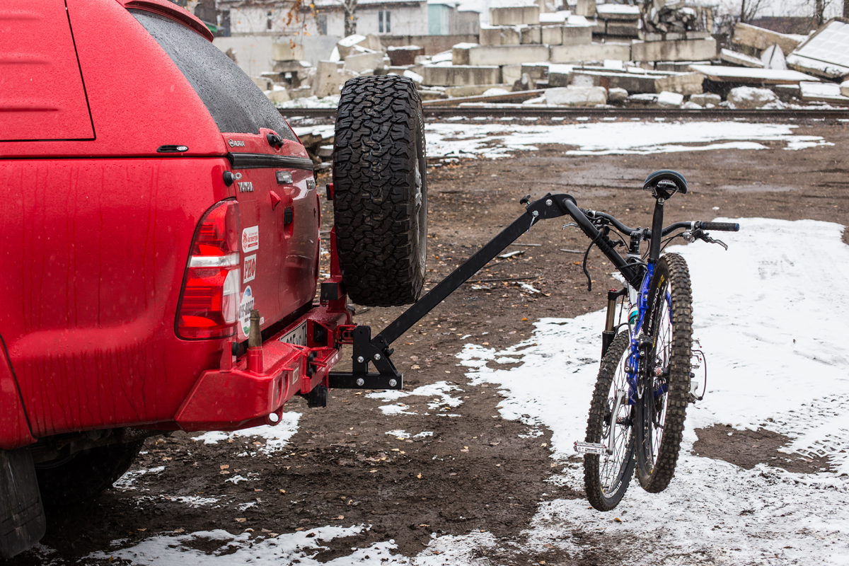 картинка Велобагажник РИФ в квадрат для фаркопа на 3 велосипеда