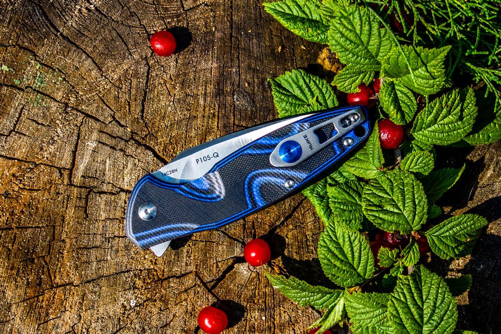 картинка Нож Ruike Fang P105 черно-синий