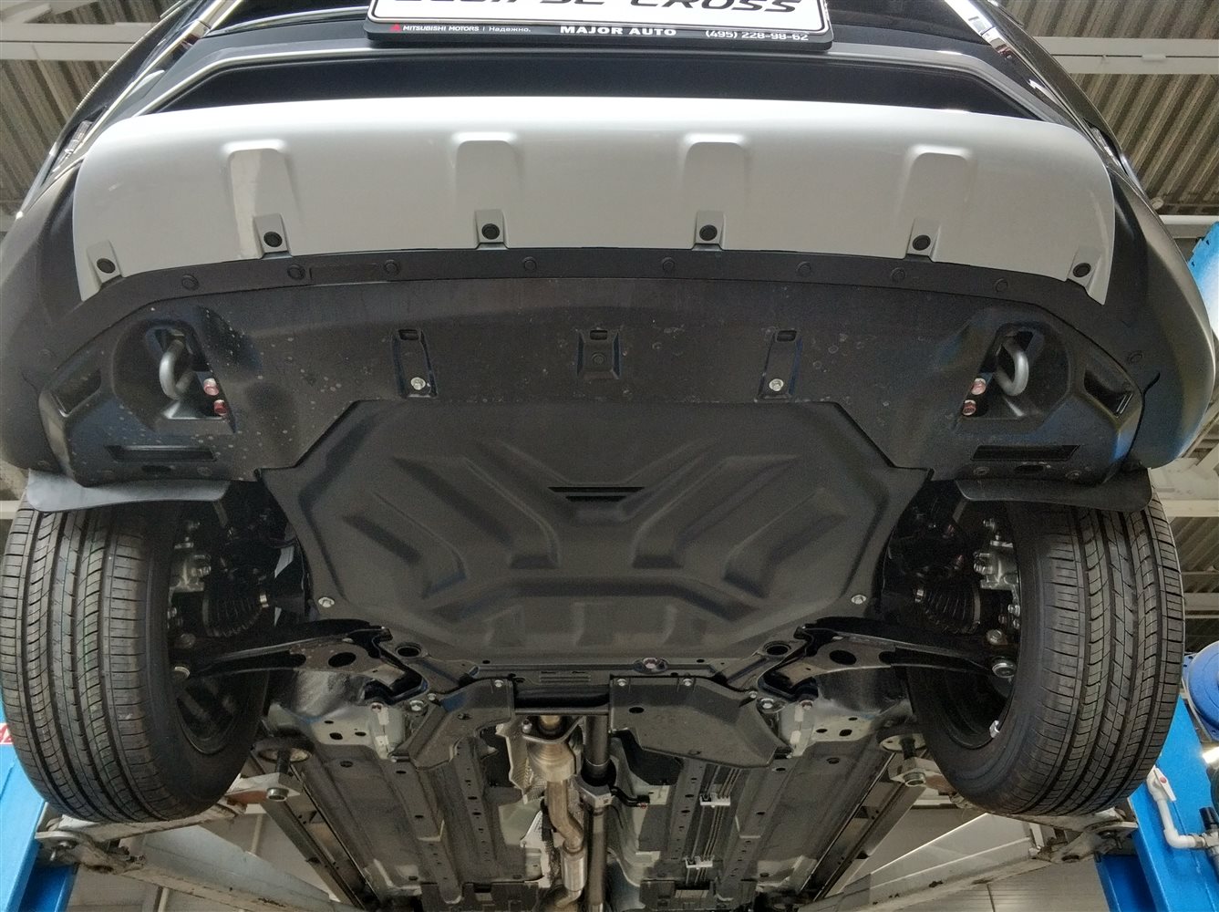 картинка Бампер передний Mitsubishi L200 2015-11.2018 КРОМЕ К-ЦИИ INVITE (БАЗОВЫЙ, черный, без оптики) АВС-Дизайн ABC.MCCL200.FB.21В