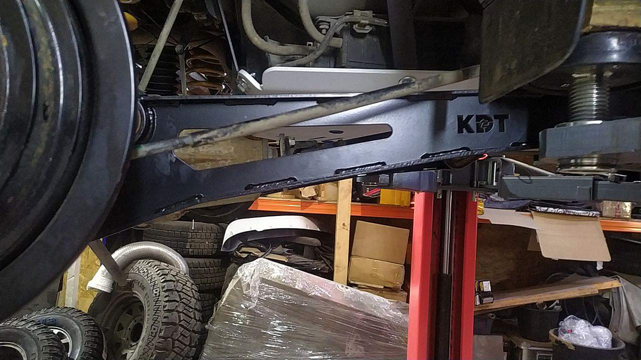 картинка Задние рычаги для Suzuki Jimny