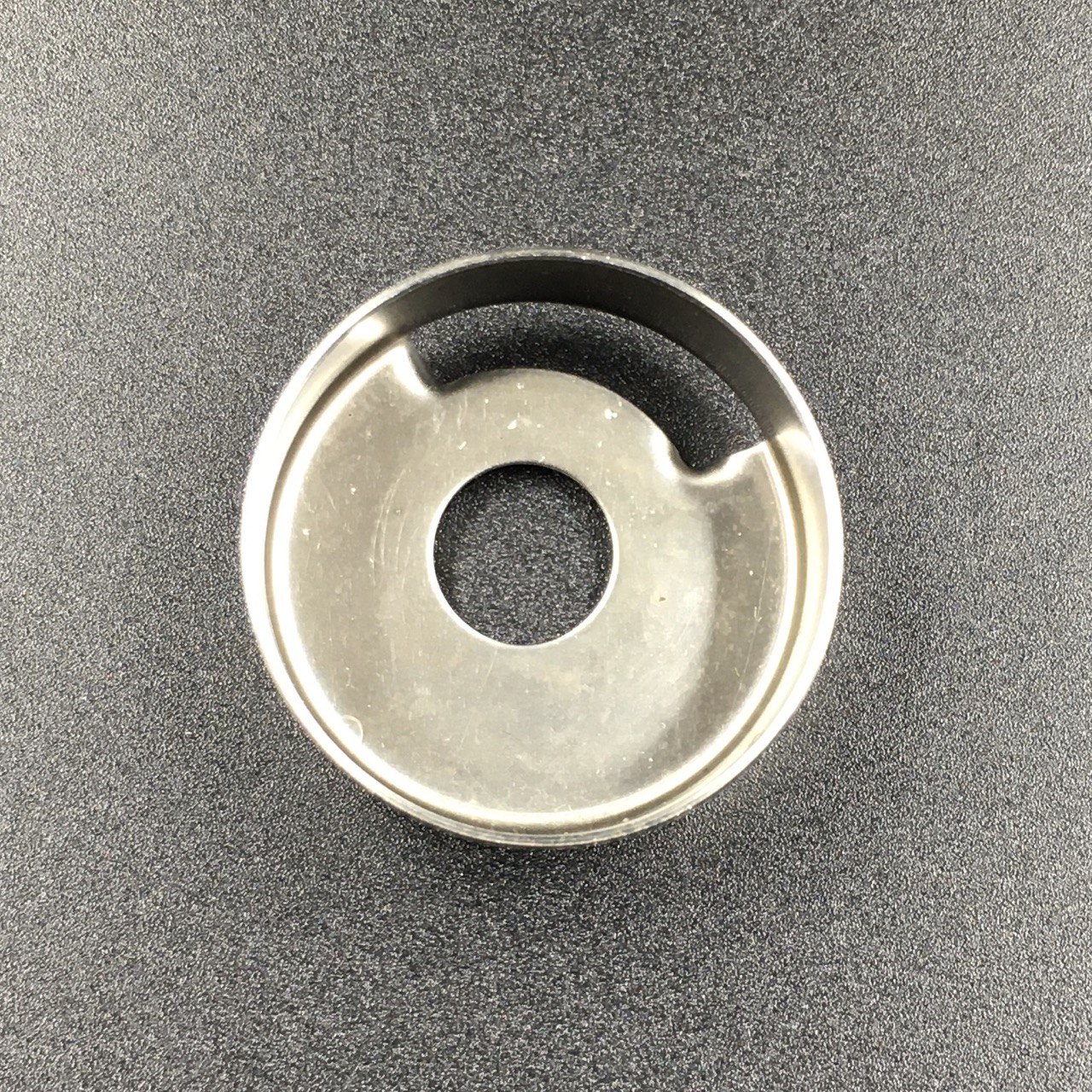 картинка Стакан помпы охлаждения Yamaha 4-5, F4 (Omax)