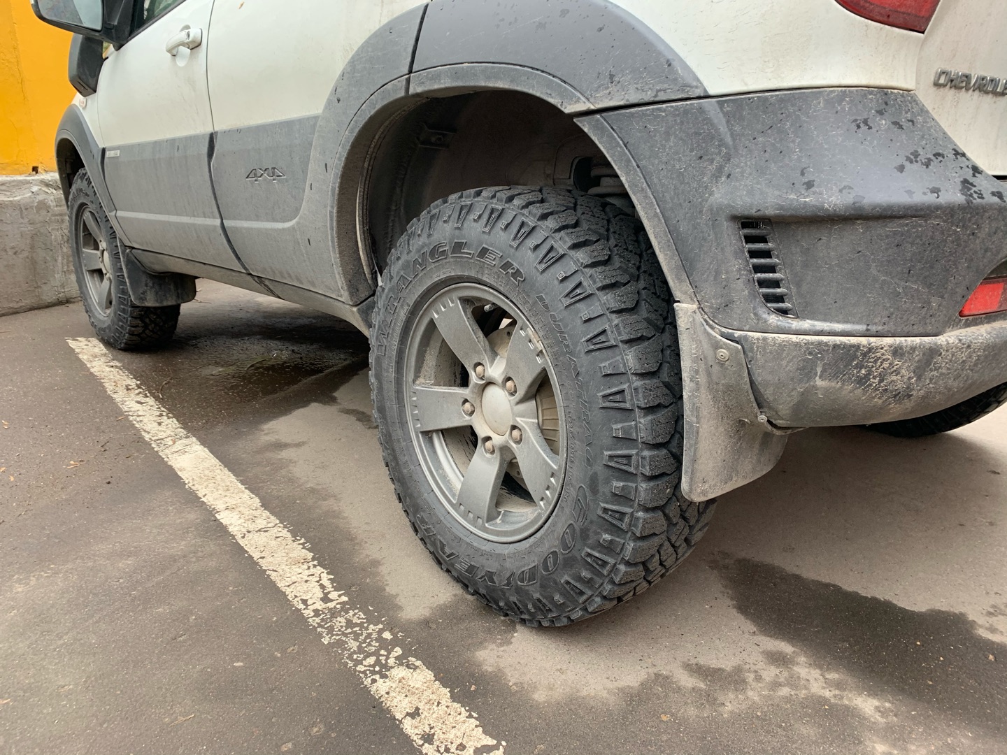 картинка Шина BFGoodrich KM2 225/75 R16 110Q LT MT