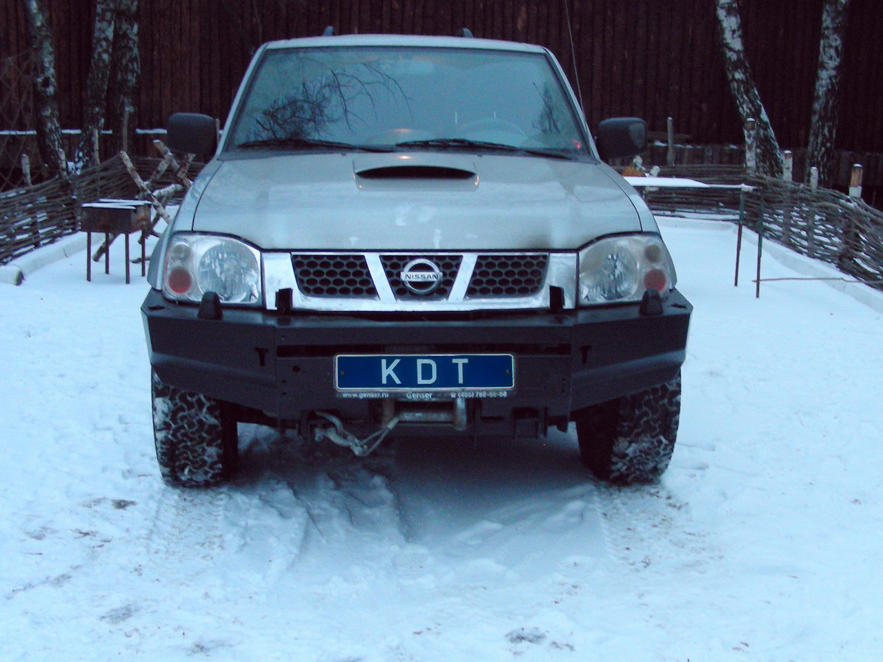 картинка Бампер передний KDT без кенгурина "Спорт" для Nissan NP300