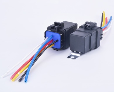 Реле автомобильное силовое 12V 40A 5-контактное влагозащищенное с колодкой