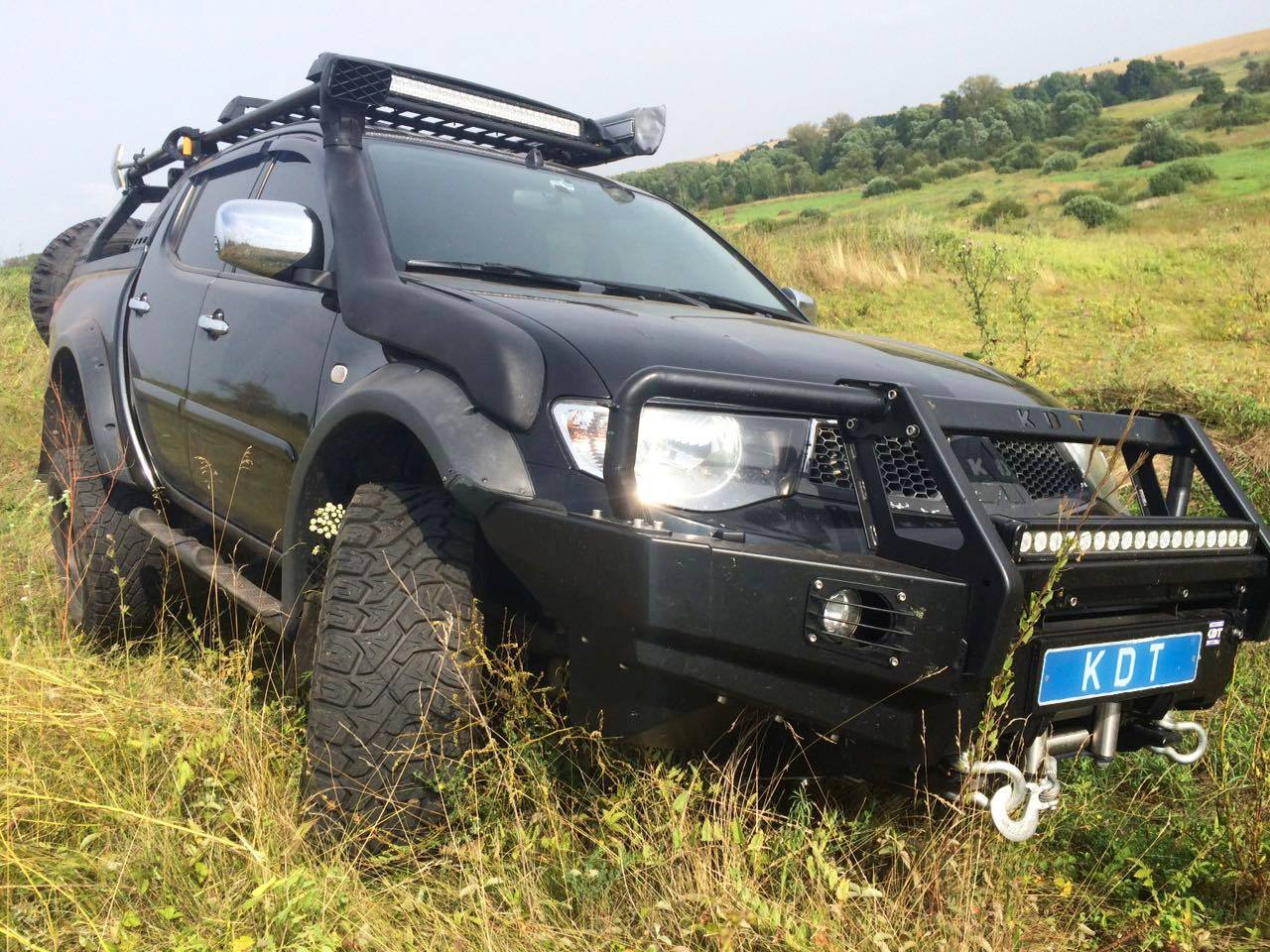 картинка Бампер передний KDT силовой со съемным кенгурином для Mitsubishi L200 Triton