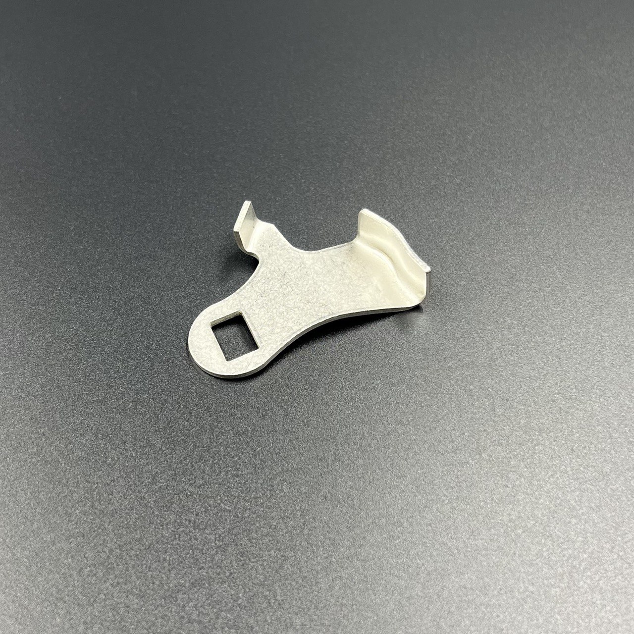 картинка Рычаг фиксатора замка капота Yamaha 25-30(PREMARINE)