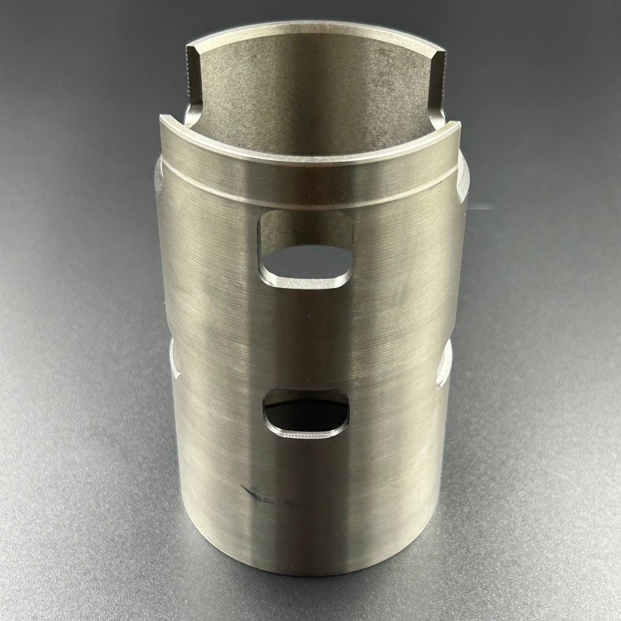 картинка Гильза цилиндра Tohatsu 25-30 (L-126OB) (Osaka)
