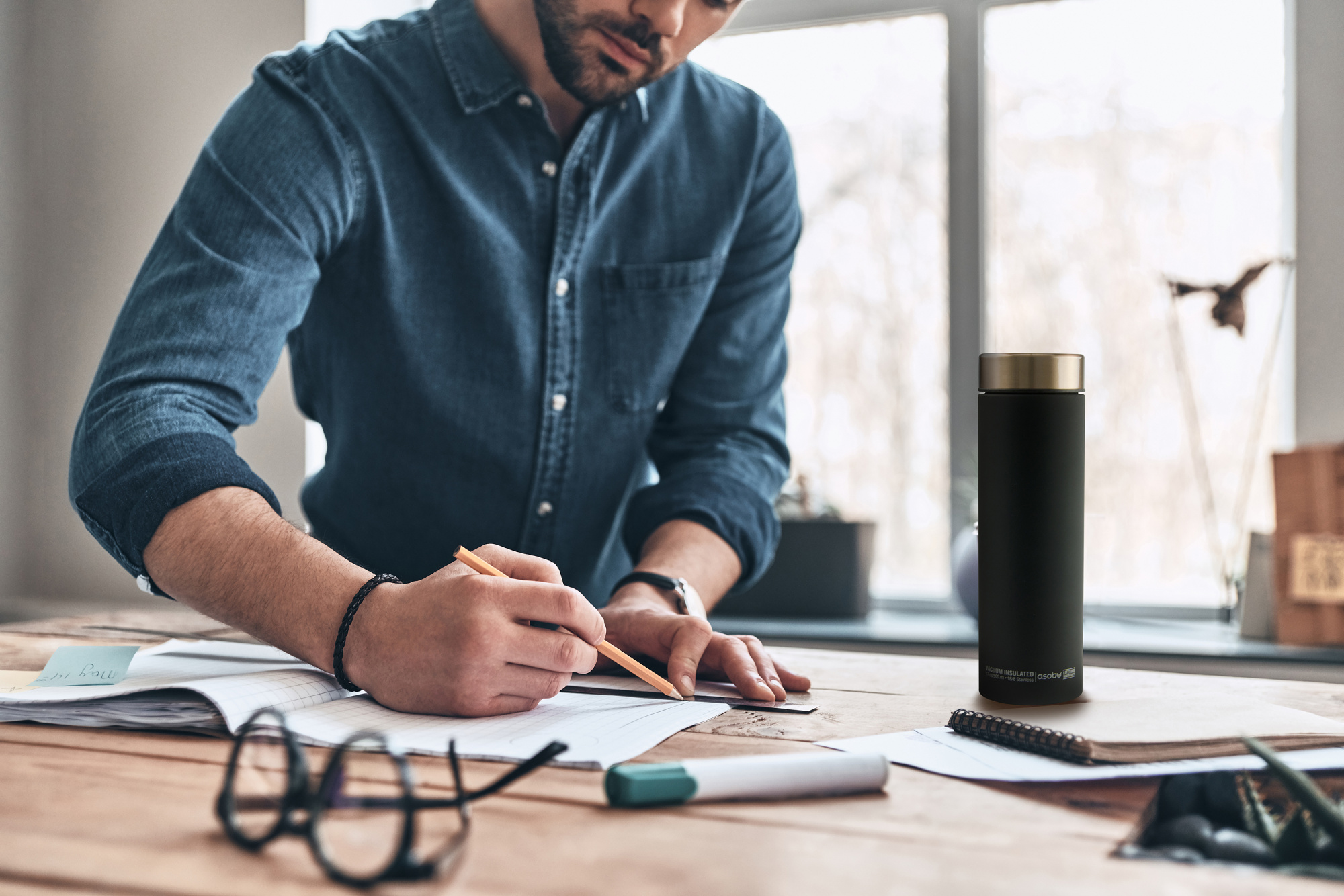 картинка Термокружка (термос) LE BATON, 500 мл, черный/золото