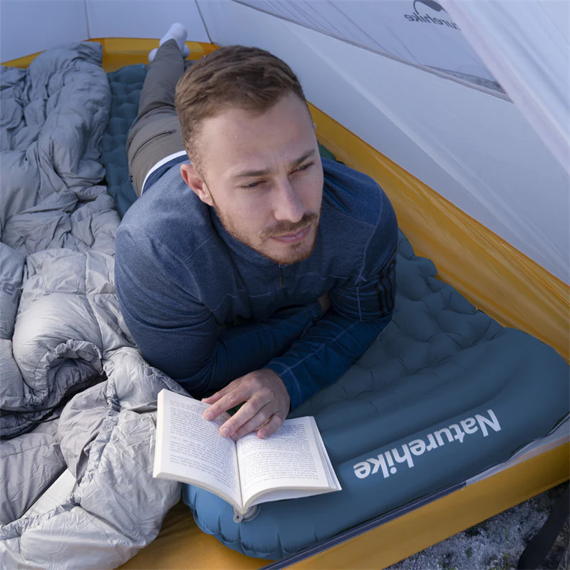 картинка Туристический надувной матрас с насосом Naturehike CNK2300DZ0001 FC-12 синий