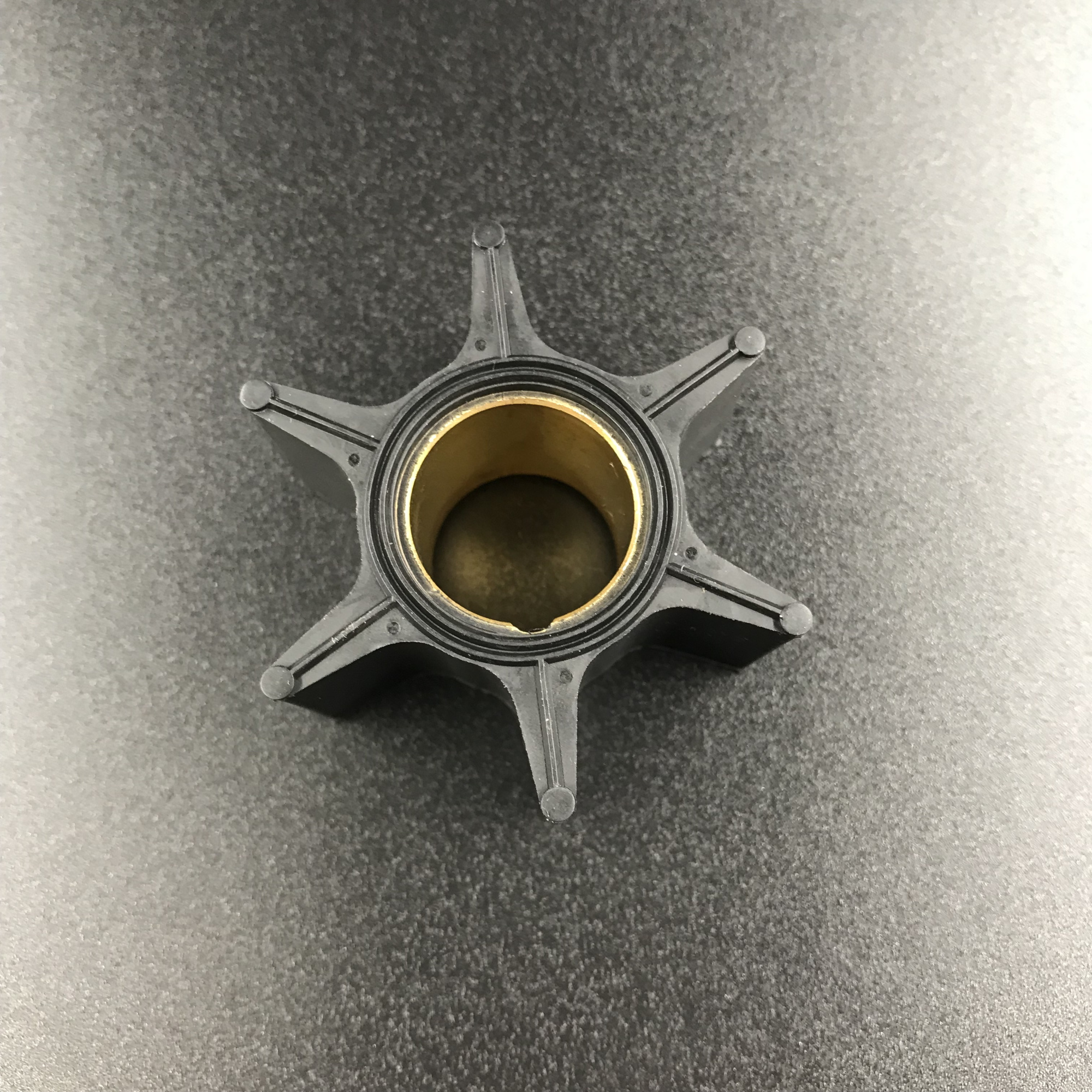 картинка Крыльчатка помпы охлаждения Mercury 75-200 / Mercruser Alpha one Gen (Omax)