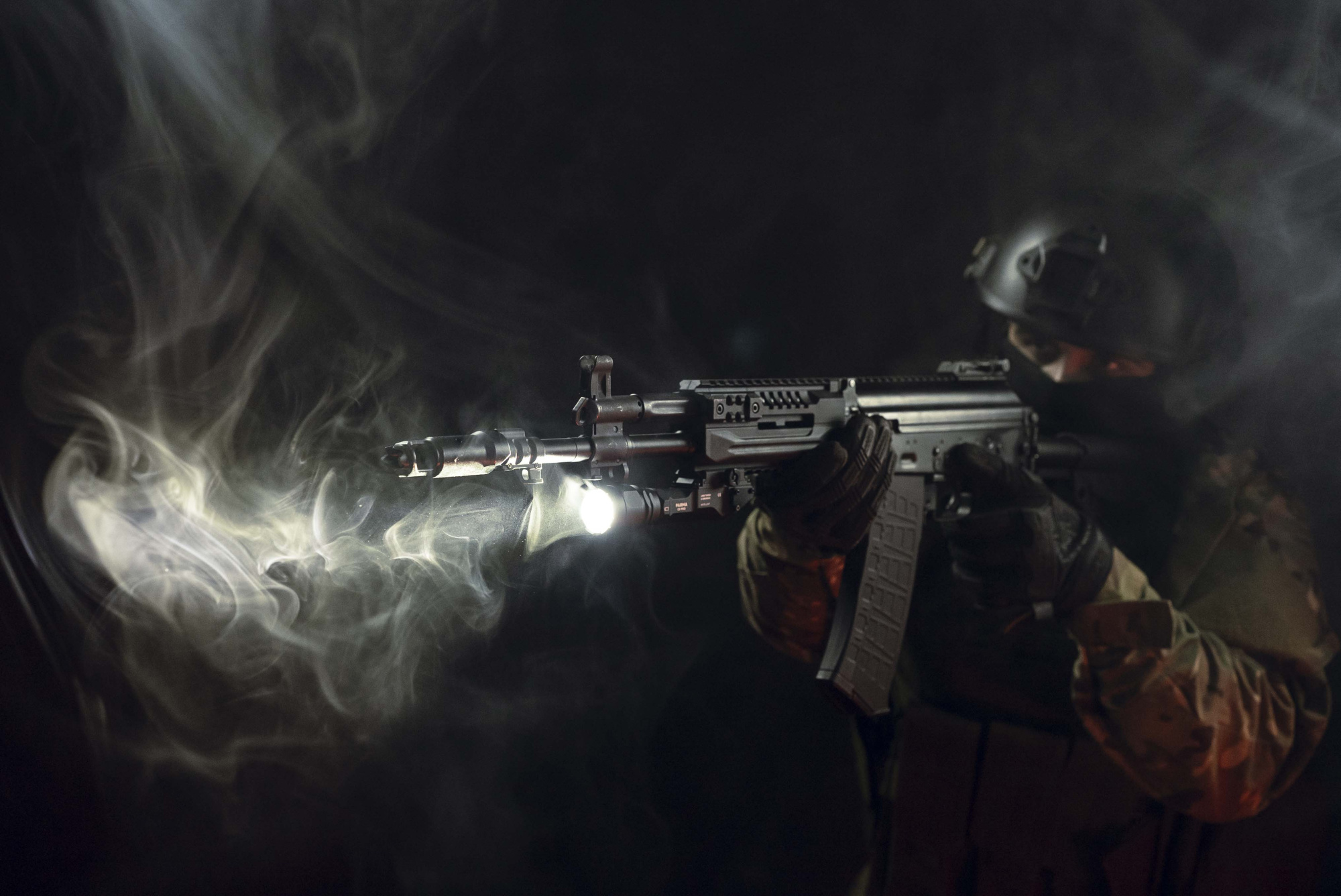 картинка Фонарь подствольный Armytek Parma C2 Pro