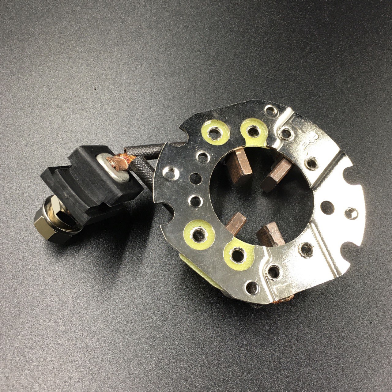 картинка Щеточный узел Yamaha 115-250, Honda 50, Tohatsu 90 (Omax)