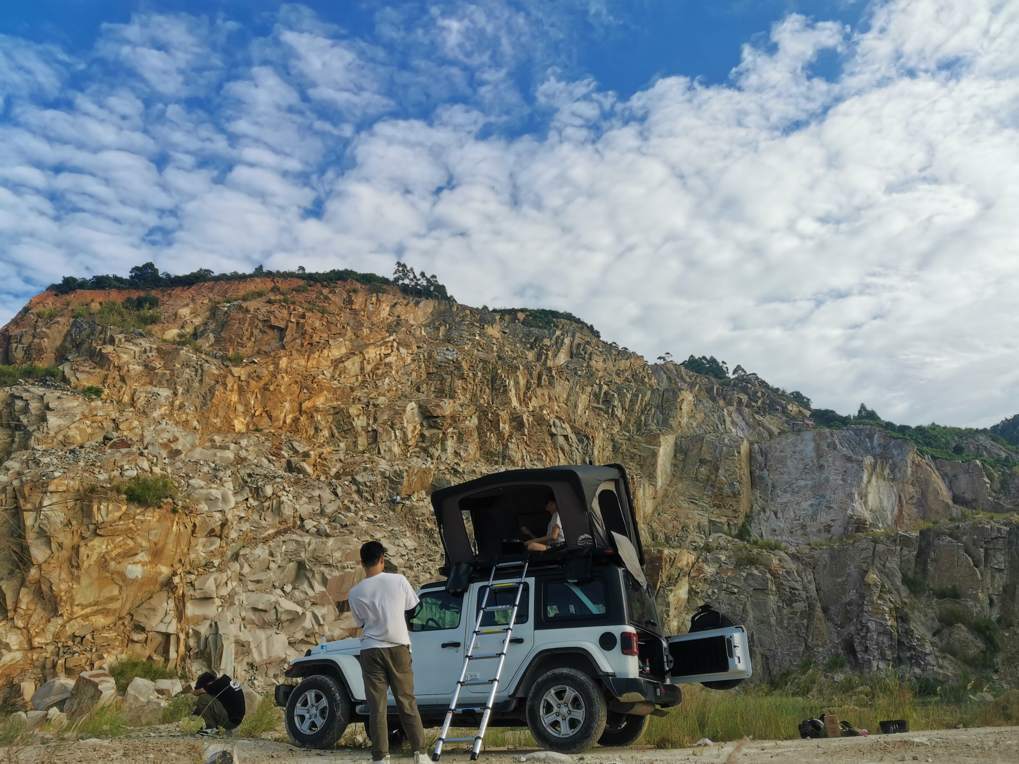 картинка Палатка на крышу автомобиля Wild Land Desert Cruiser 140