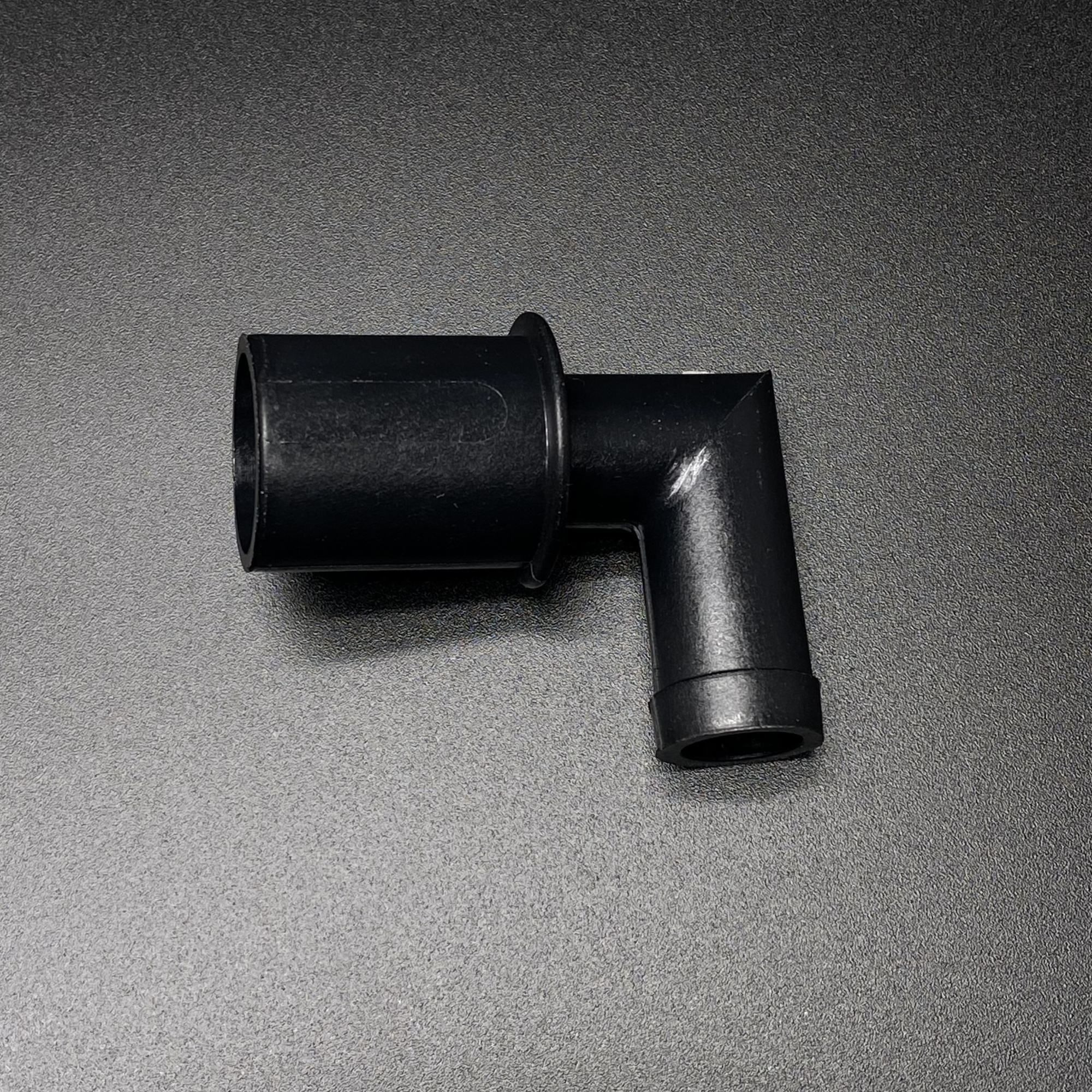 картинка Фитинг угловой САПУН 90 ГРАДУСОВ пластиковый  MERCRUISER ALPHA/BRAVO(Quicksilver)