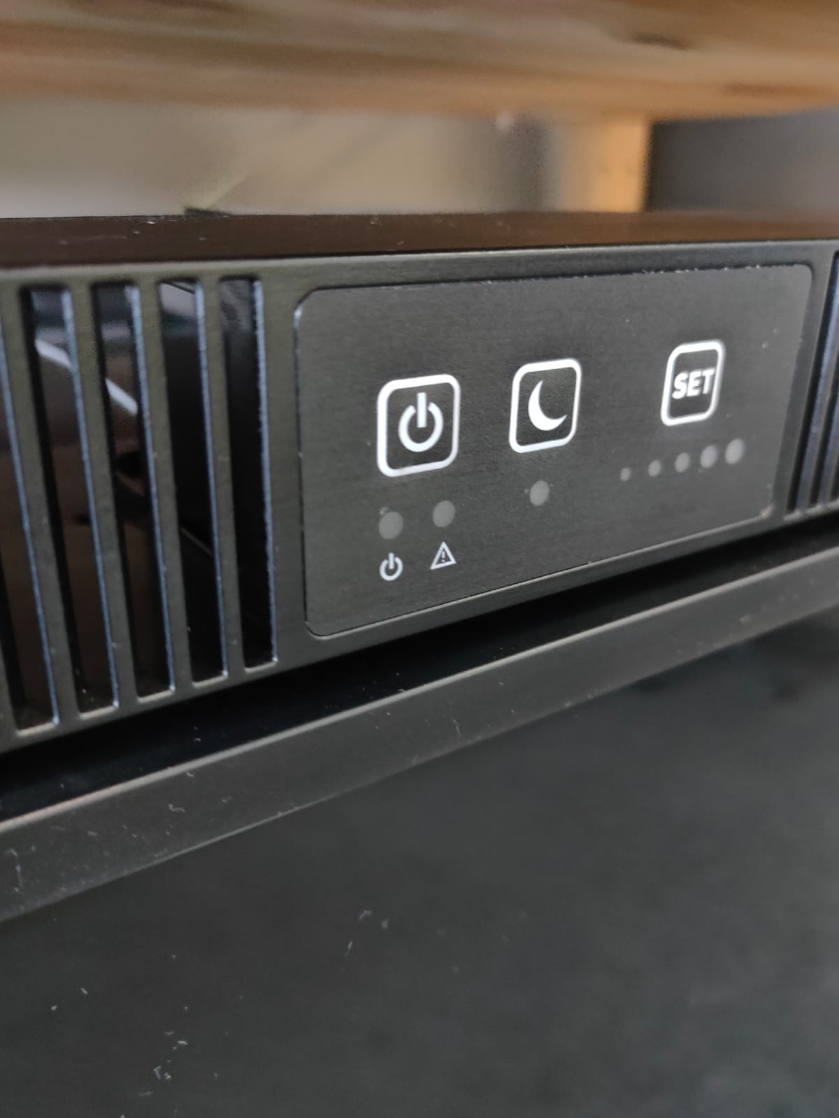 картинка Холодильник встраиваемый компрессорный Sanjo RCN90L (12/24В)