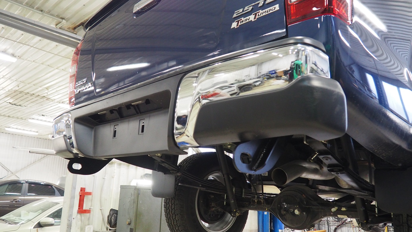 картинка Проушины буксировочные ISUZU D-MAX 2012- ABC.ISUZU.RE.43