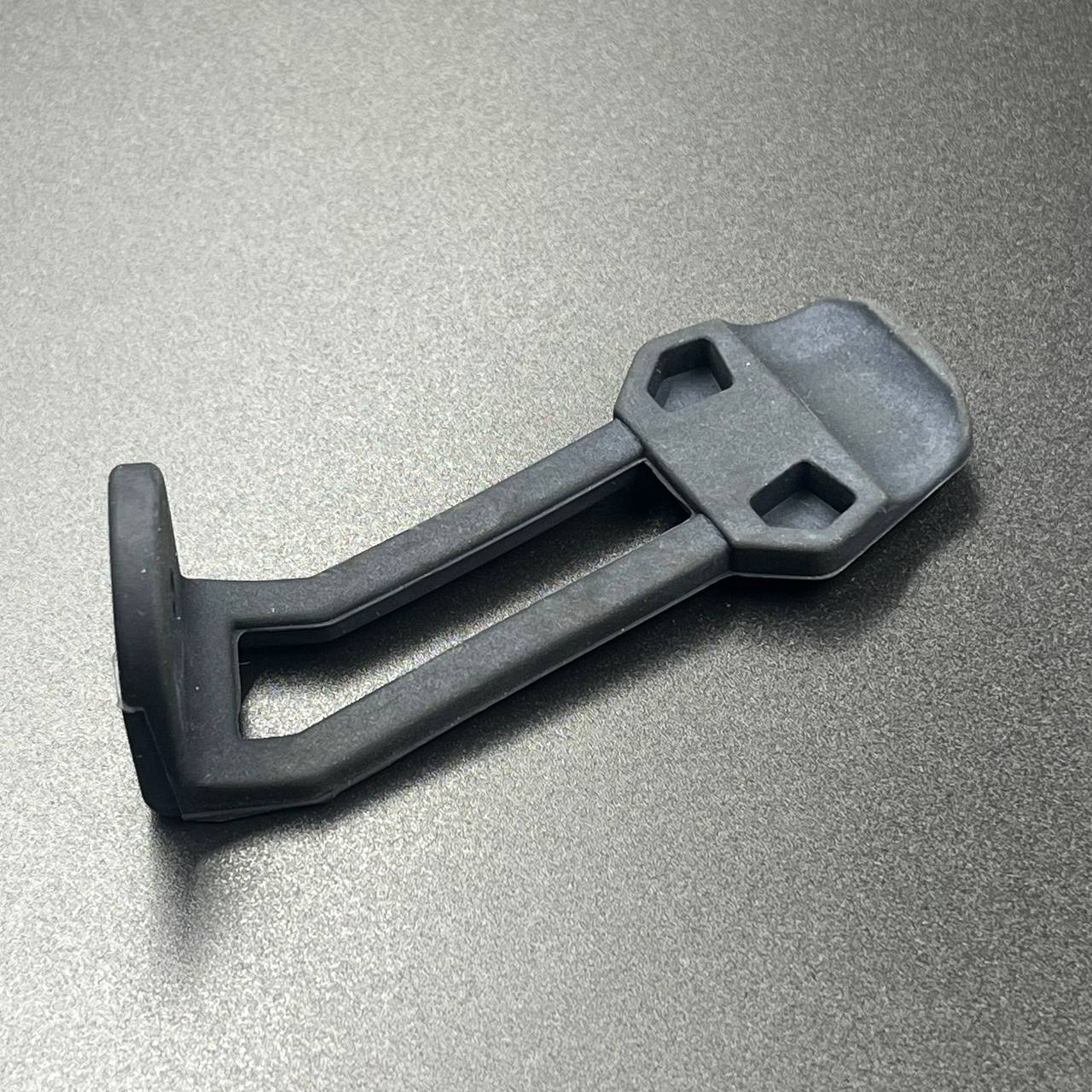 картинка Замок (фиксатор) капота BRP (правый) (517303612) (KINETIX)