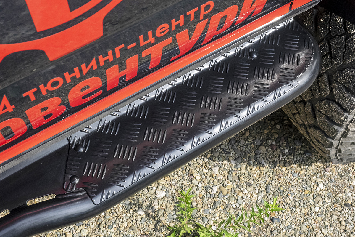 картинка Пороги РИФ силовые Toyota Hilux 1983-1997